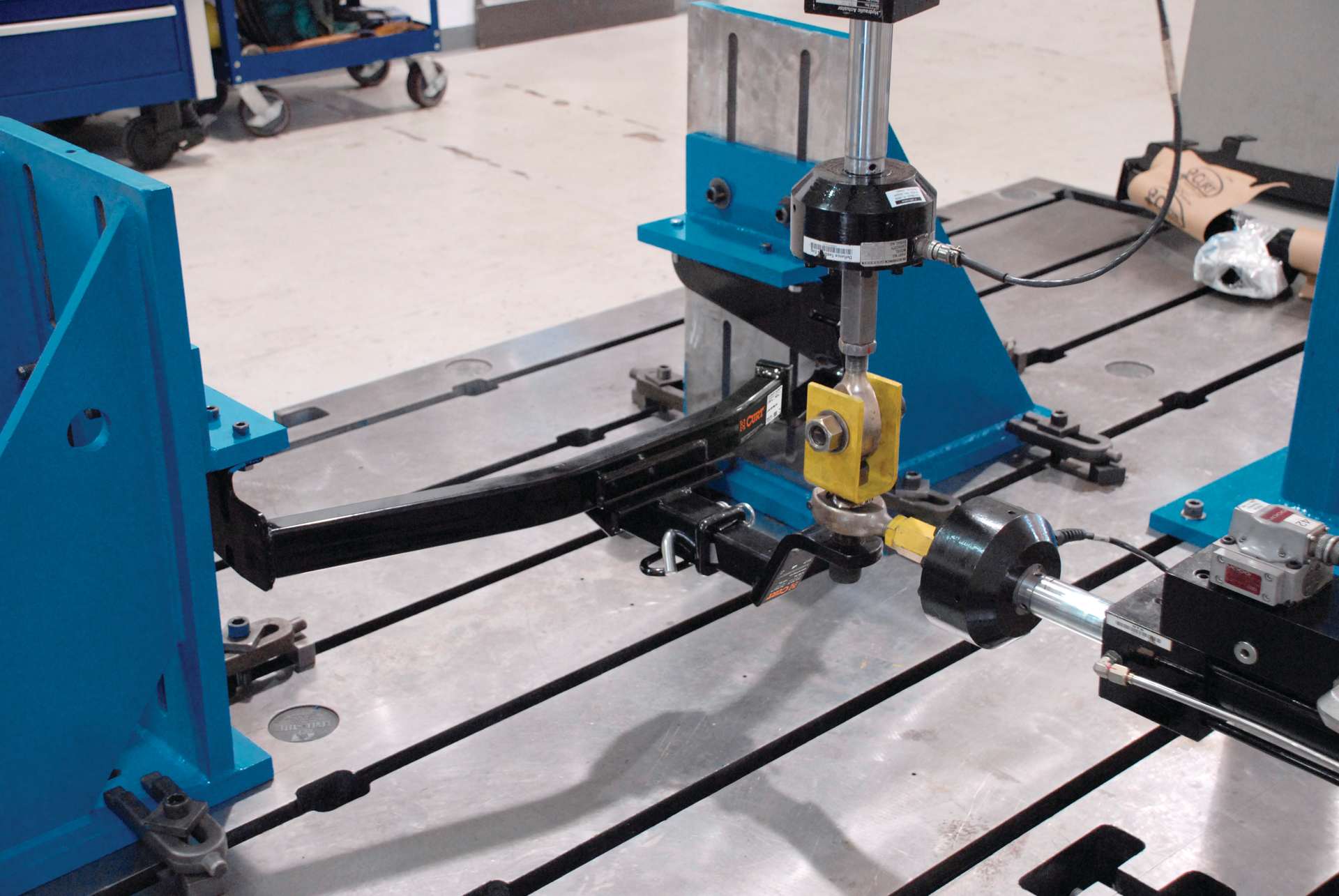 CURT Receiver Hitch Undergoes Fatigue Testing